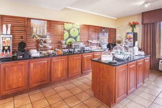 majestica inn and suites