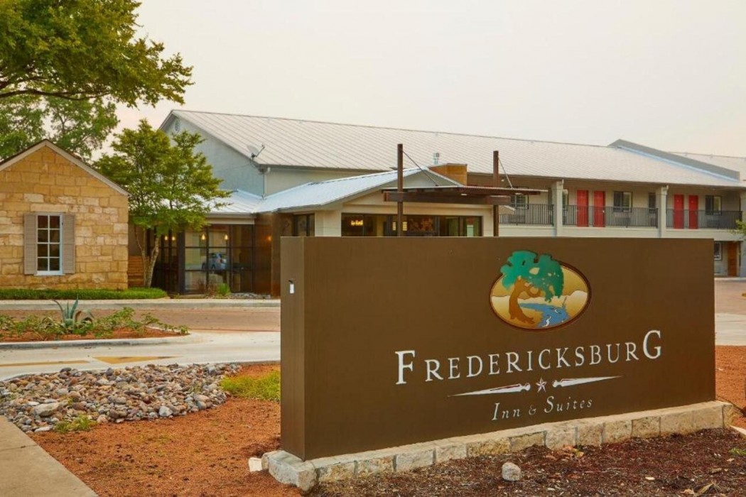Fredericksburg Inn & Suites,River Walk>>Fredericksburg,3 star