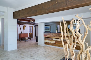 fredericksburg inn and suites