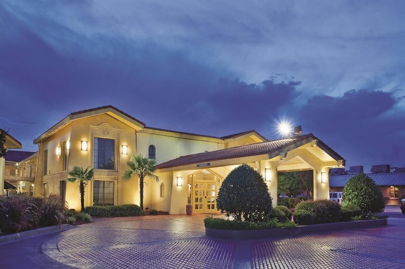 howard johnson by wyndham columbus fort moore