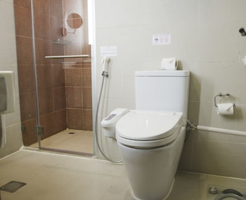 holiday villa hotel and residence city centre doha