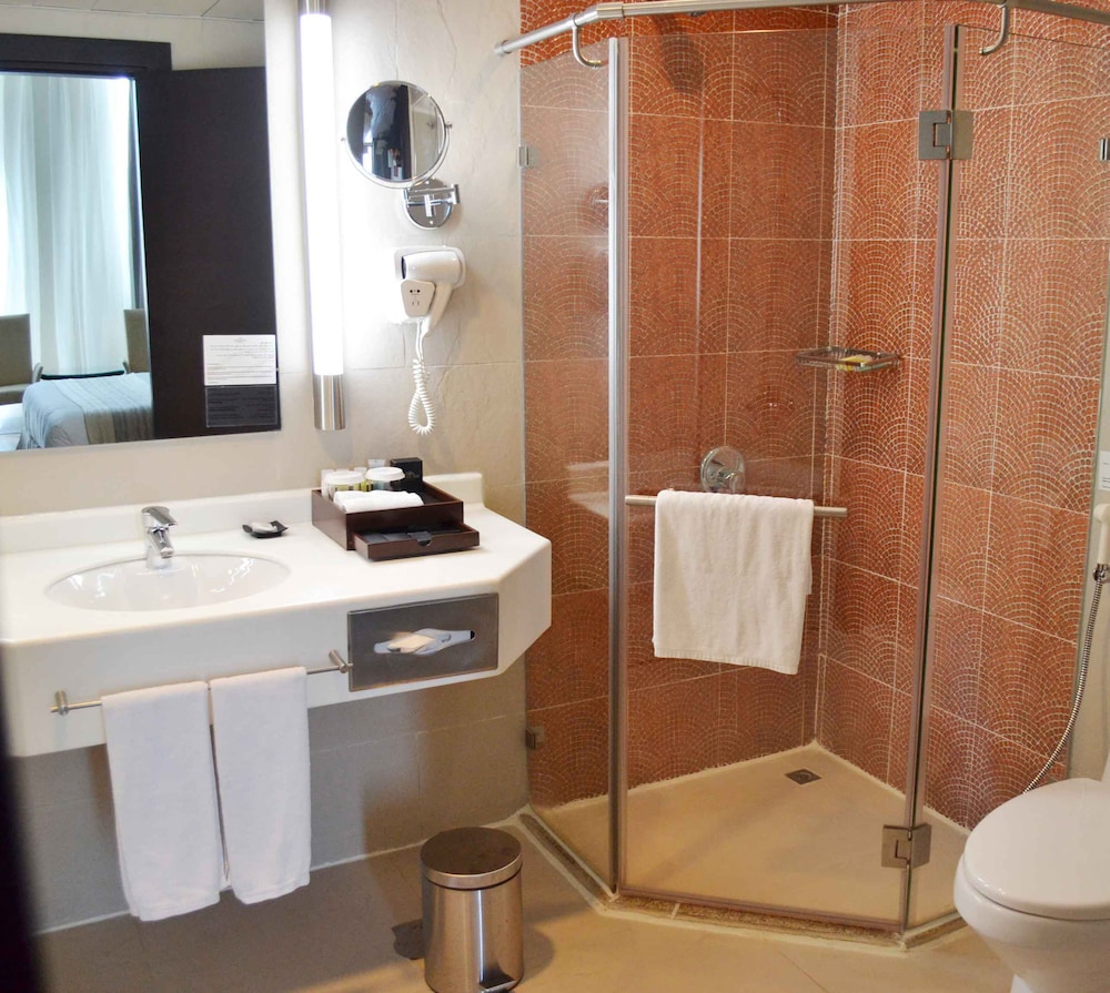 holiday villa hotel and residence city centre doha