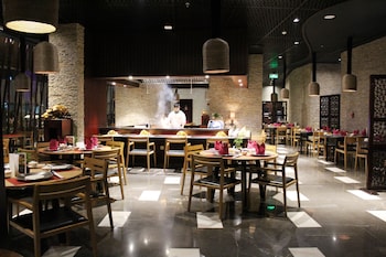 holiday villa hotel and residence city centre doha