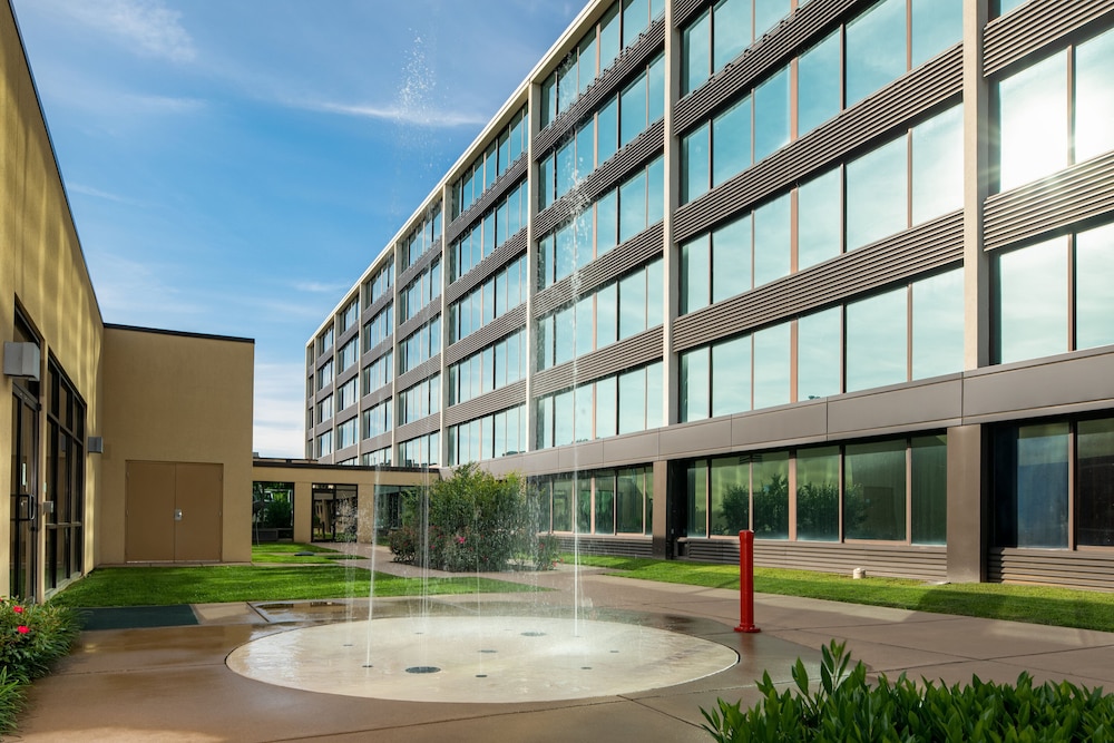 holiday inn hotel and suites charleston west by ihg