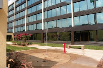 holiday inn hotel and suites charleston west by ihg