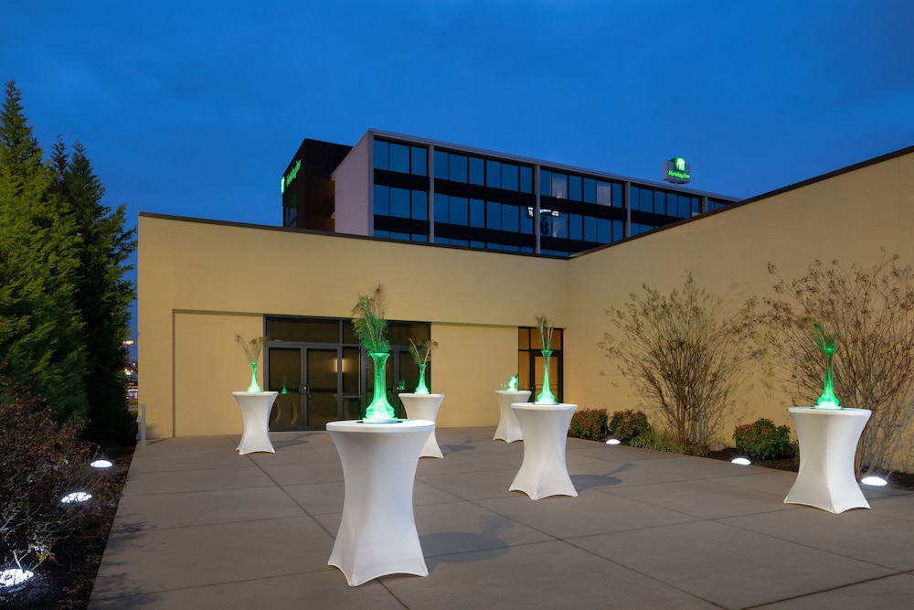 holiday inn hotel and suites charleston west by ihg