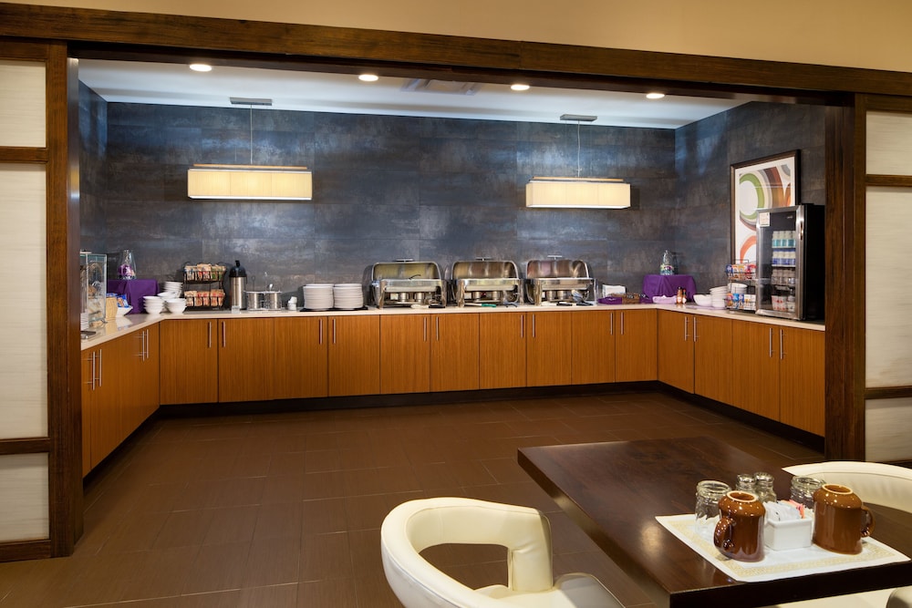 holiday inn hotel and suites charleston west by ihg