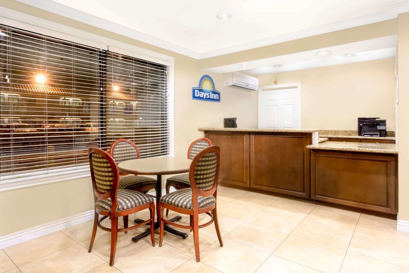 days inn by wyndham kingman east