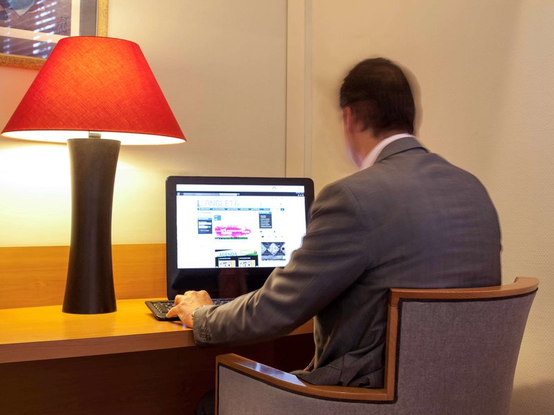 ibis biarritz anglet aeroport