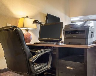 Econo Lodge Black Hills,Near Rushmore Mall,2 star