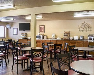 Econo Lodge Black Hills,Near Rushmore Mall,2 star