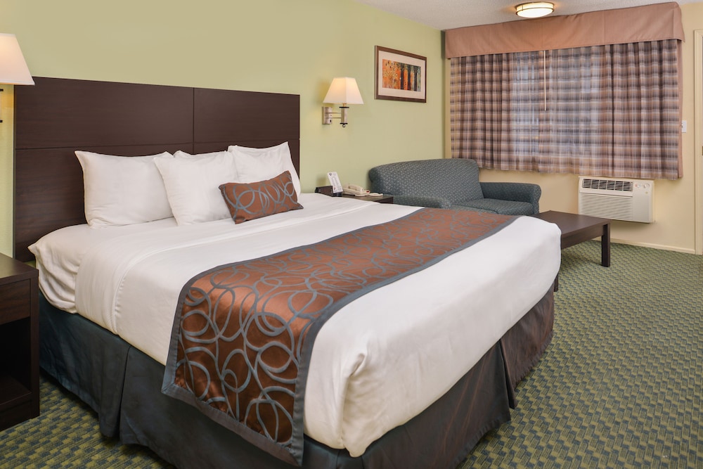 university inn and suites