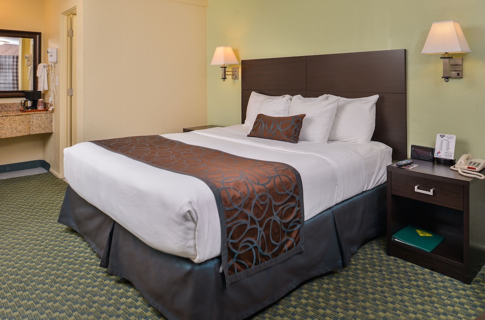 university inn and suites