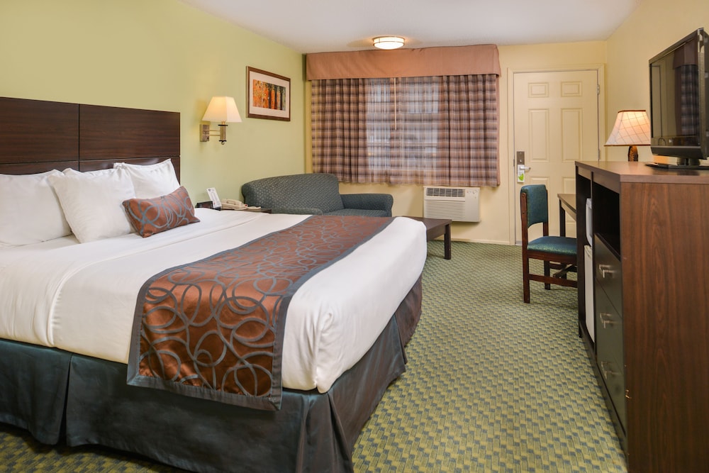 university inn and suites