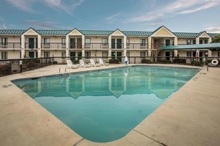 Quality Inn & Suites Hanes Mall,Winston-Salem>>Winston - Salem,3 star