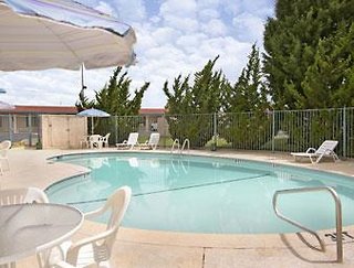 Howard Johnson By Wyndham Modesto Ceres,Modesto>>Ceres,2 star