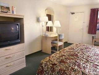 Howard Johnson By Wyndham Modesto Ceres,Modesto>>Ceres,2 star