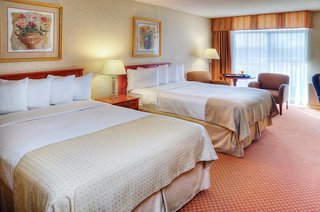 Towneplace Suites By Marriott Oshawa,Mississauga>>Durham,4 star