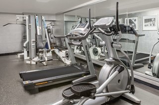 Uptown Oasis San Jose Airport,1355 N 4Th Street,3 star