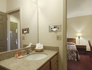 Howard Johnson By Wyndham Springfield,Hampden County>>Hampden,2 star