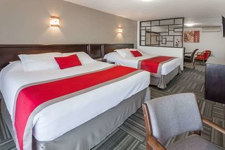 ramada plaza leon
