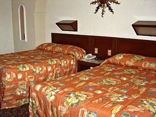 ramada plaza leon
