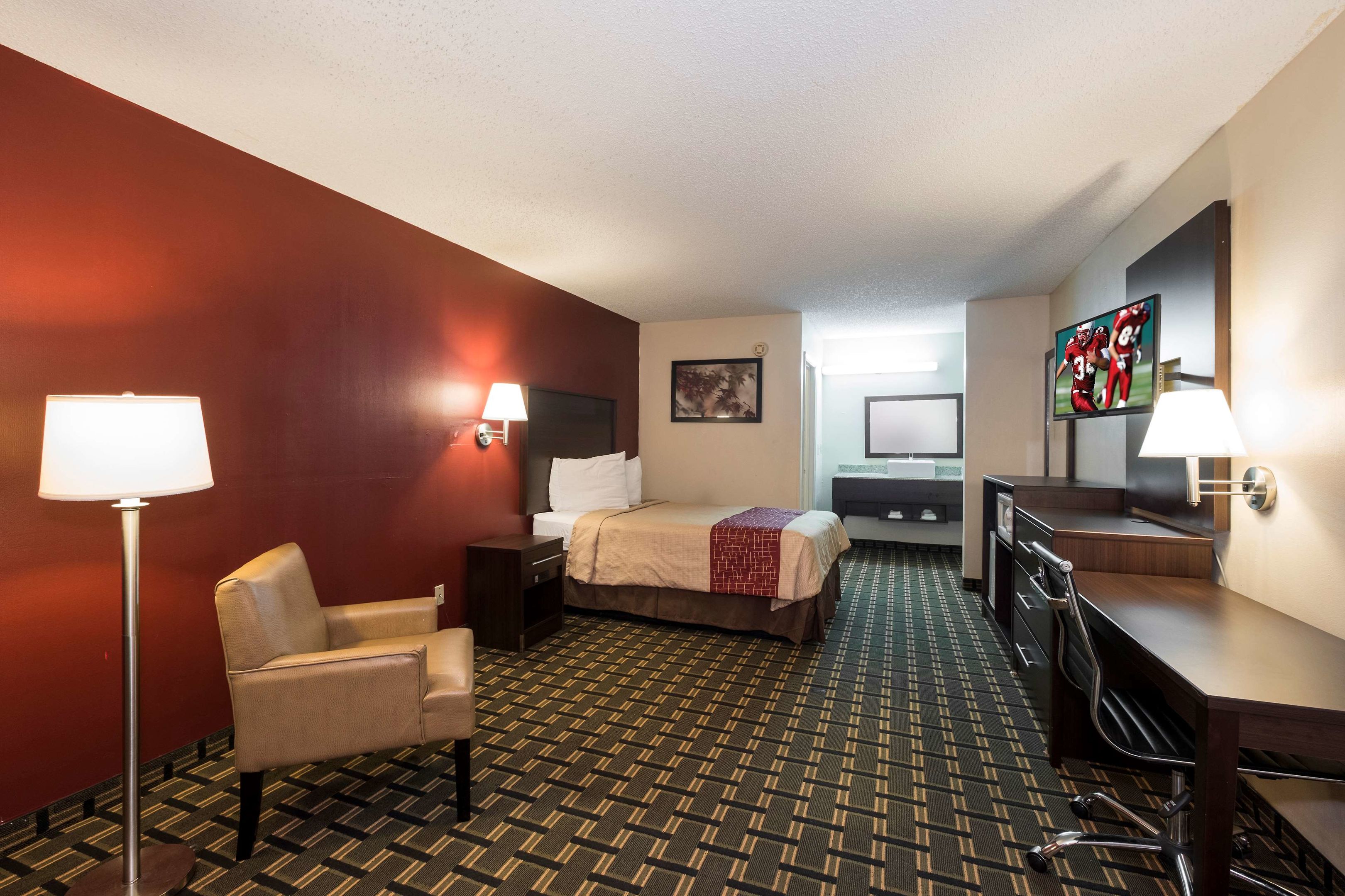 red roof inn acworth emerson lakepoint south