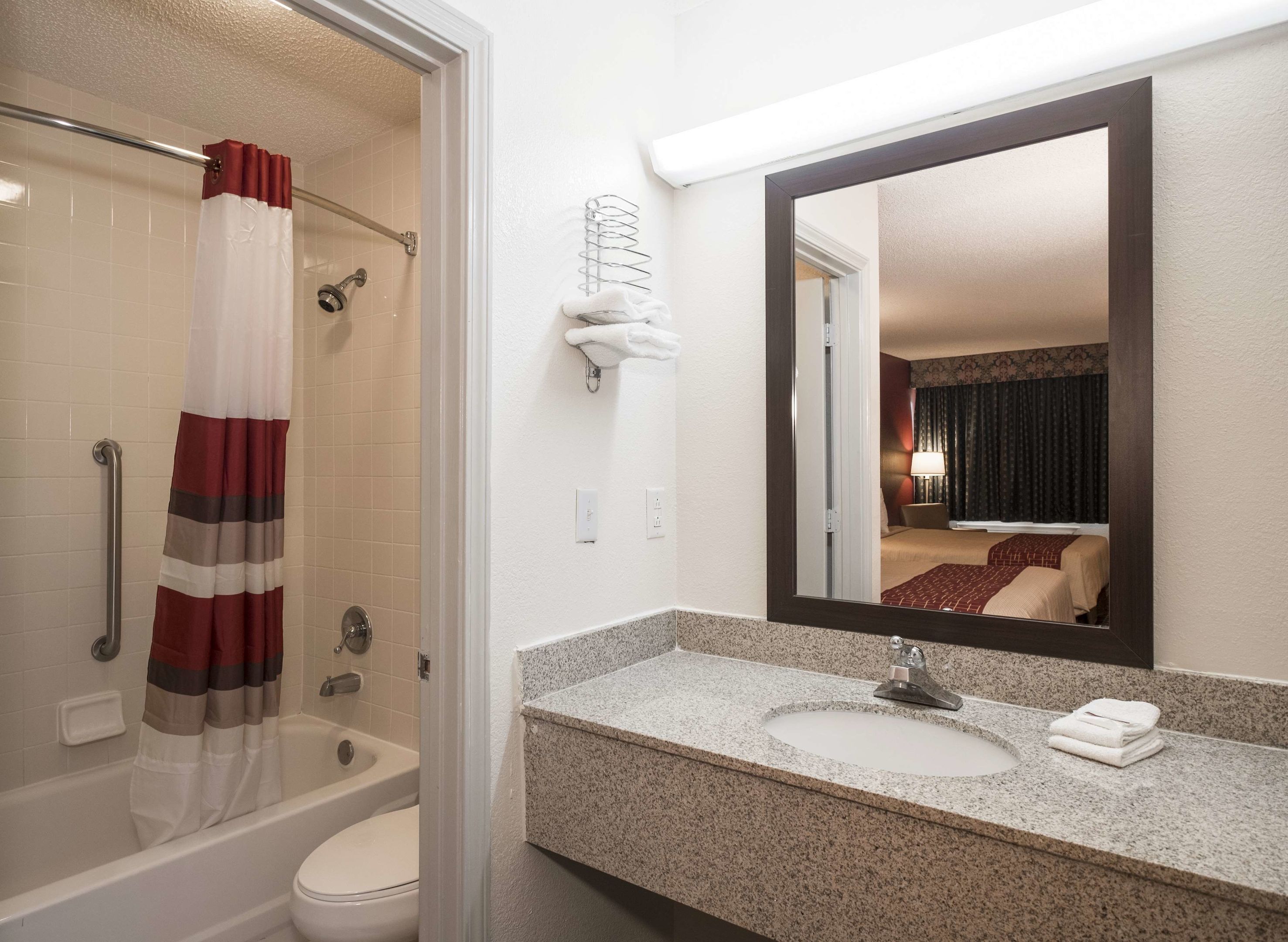red roof inn acworth emerson lakepoint south
