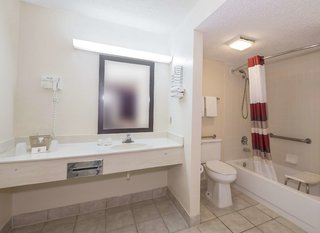 red roof inn acworth emerson lakepoint south