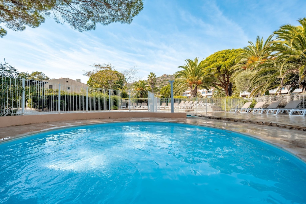 pierre and vacances residence lanse de pramousquier