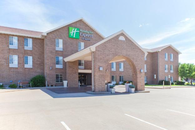 holiday inn express and suites sioux falls at empi