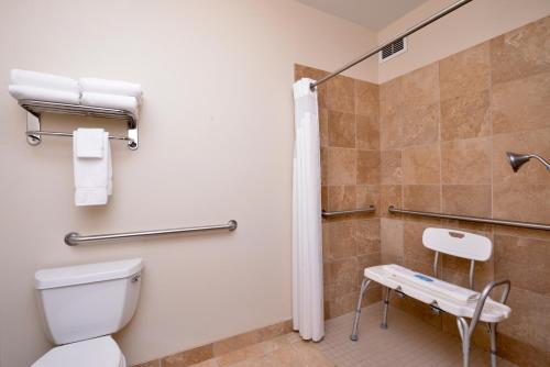holiday inn express and suites sioux falls at empi