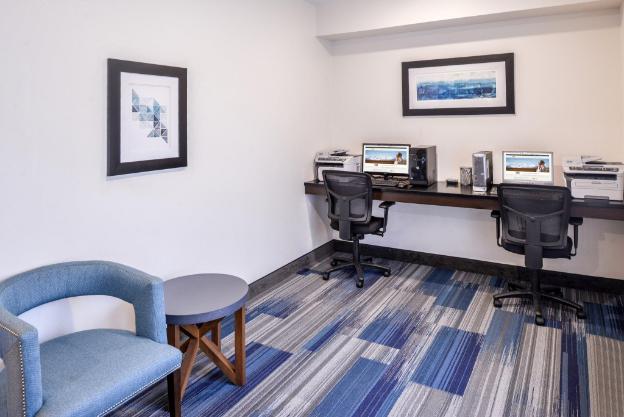 holiday inn express and suites sioux falls at empi