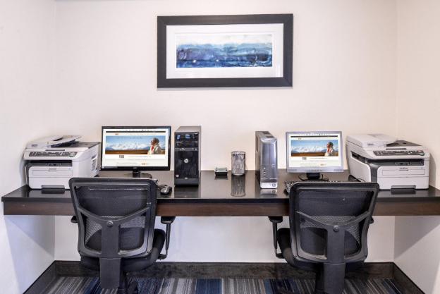 holiday inn express and suites sioux falls at empi