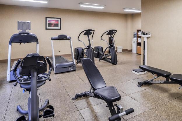 holiday inn express and suites sioux falls at empi