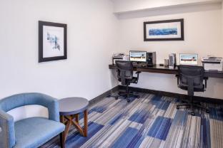 holiday inn express and suites sioux falls at empi
