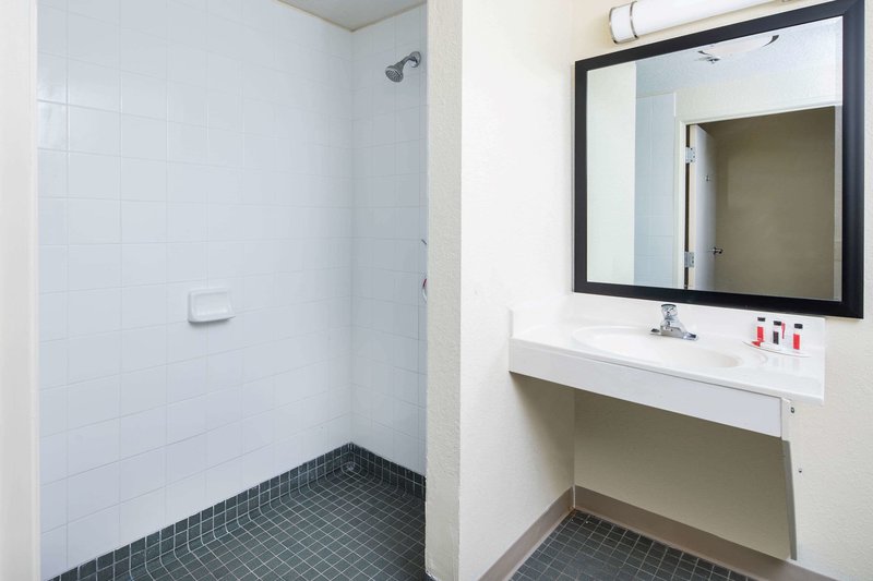 days inn by wyndham macon i 75 north