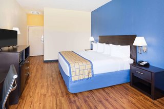 Days Inn By Wyndham Macon I-75 North,In Macon,2 star