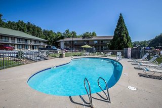 Quality Inn & Suites Mt Chalet,Georgia>>Clayton,3 star