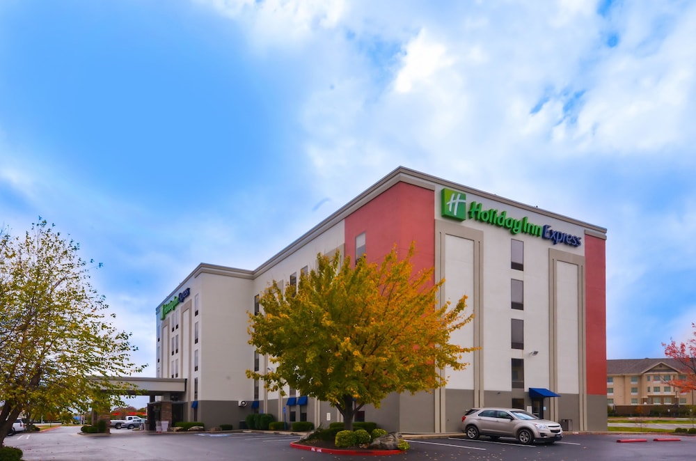 holiday inn express fayetteville univ of ar area by ihg