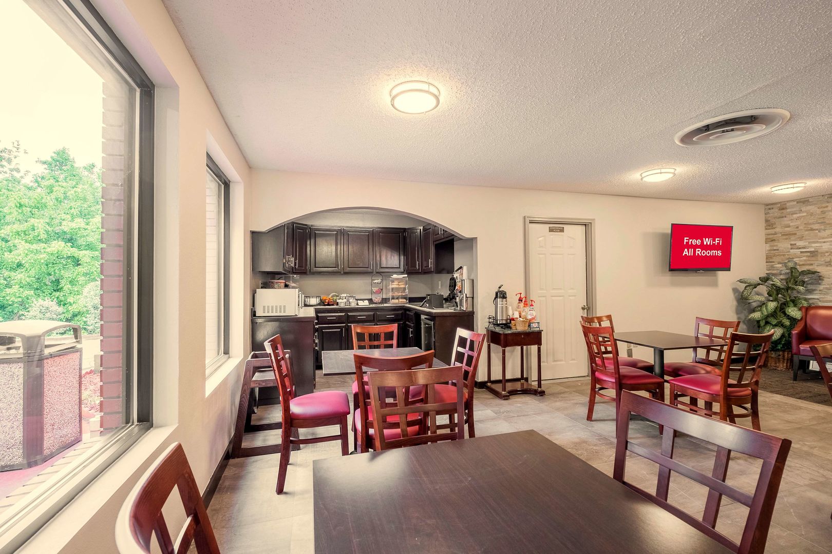 red roof inn plus and suites opelika
