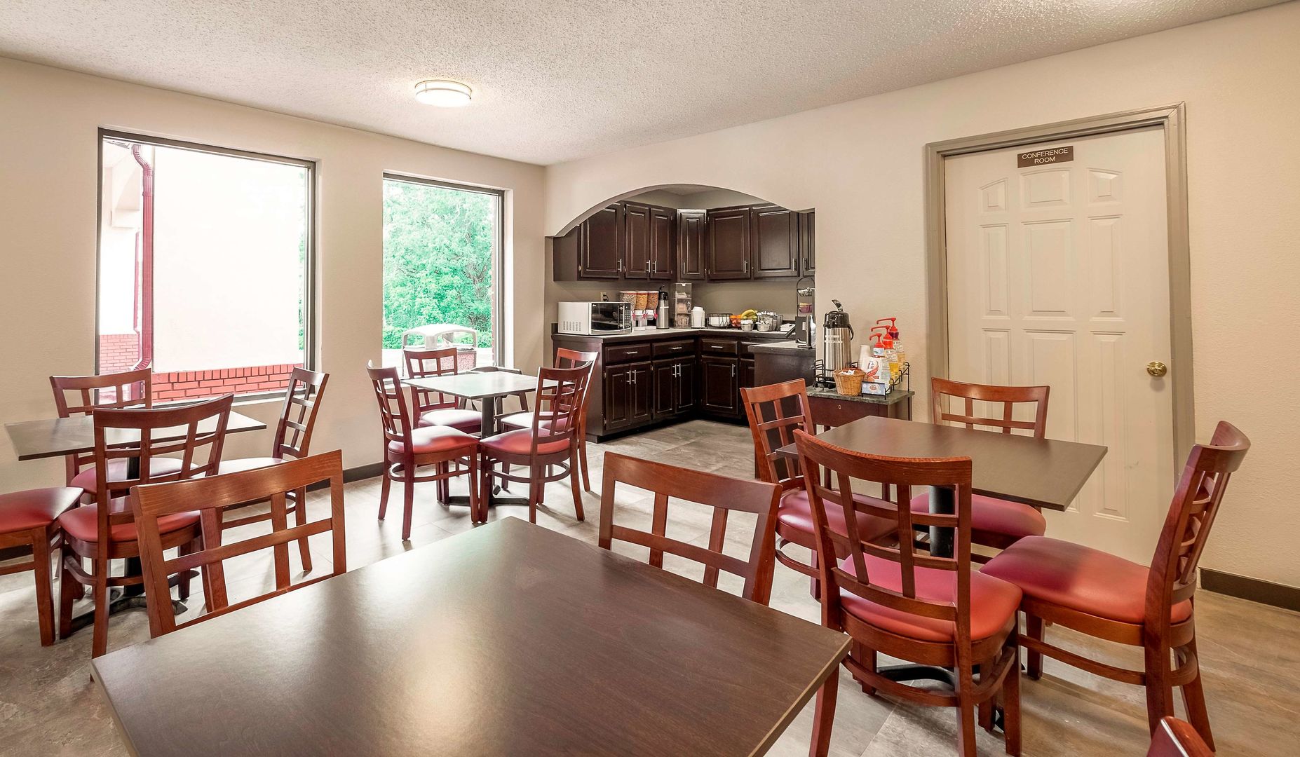 red roof inn plus and suites opelika