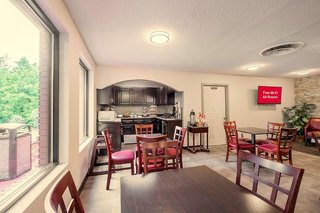 red roof inn plus and suites opelika