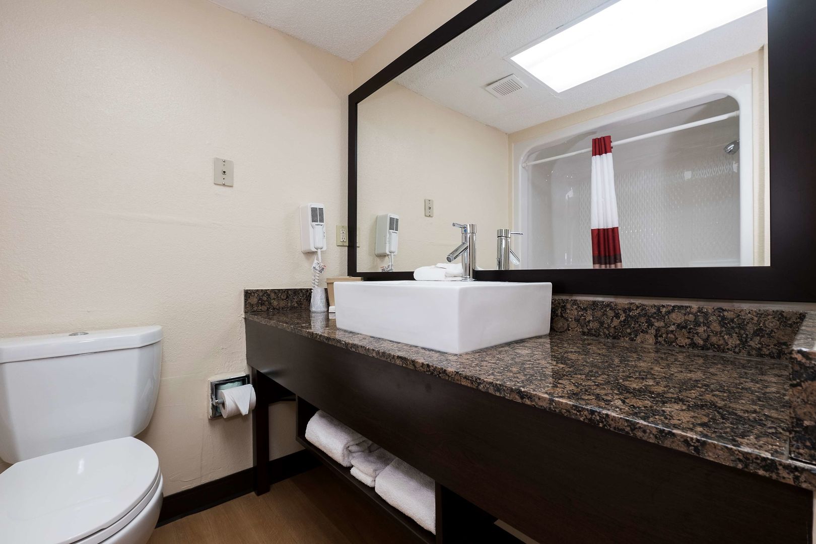 red roof inn plus and suites opelika