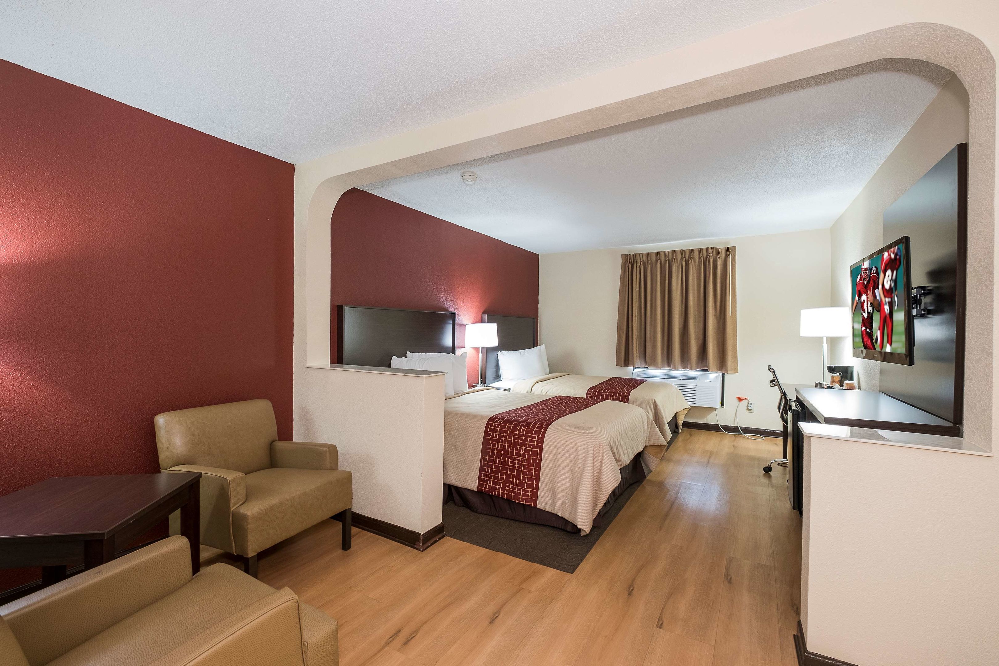 red roof inn plus and suites opelika