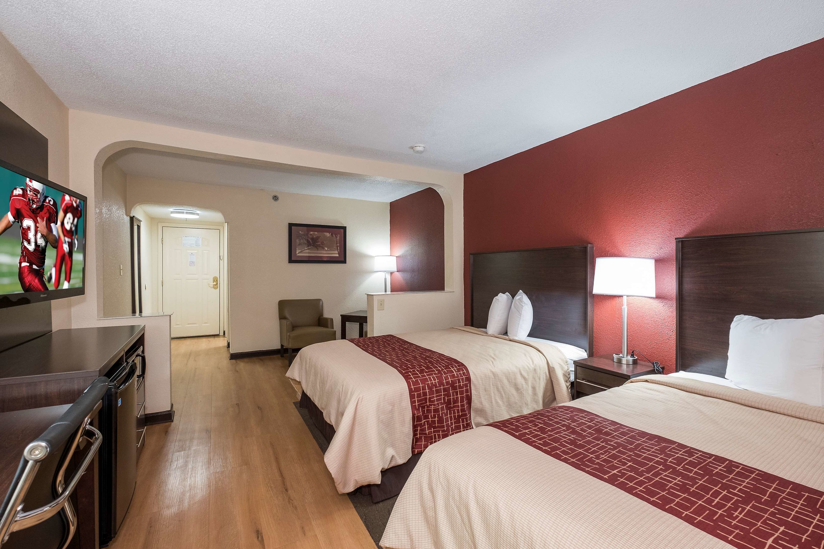 red roof inn plus and suites opelika