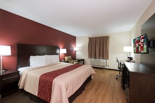 red roof inn plus and suites opelika