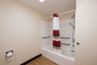 red roof inn plus and suites opelika