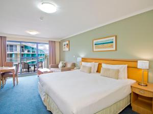 oaks the entrance waterfront suites