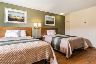 hometowne studios by red roof salem or